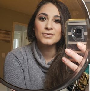 Meet your Posher, Daniela